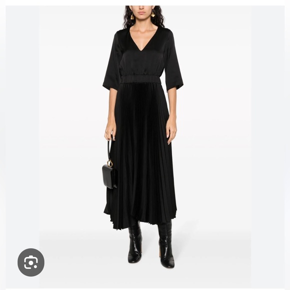 Fabiana Filippi satin finish Pleated  V-Neck Long Dress 1/2 sleeves IT 38 2US - Picture 1 of 15